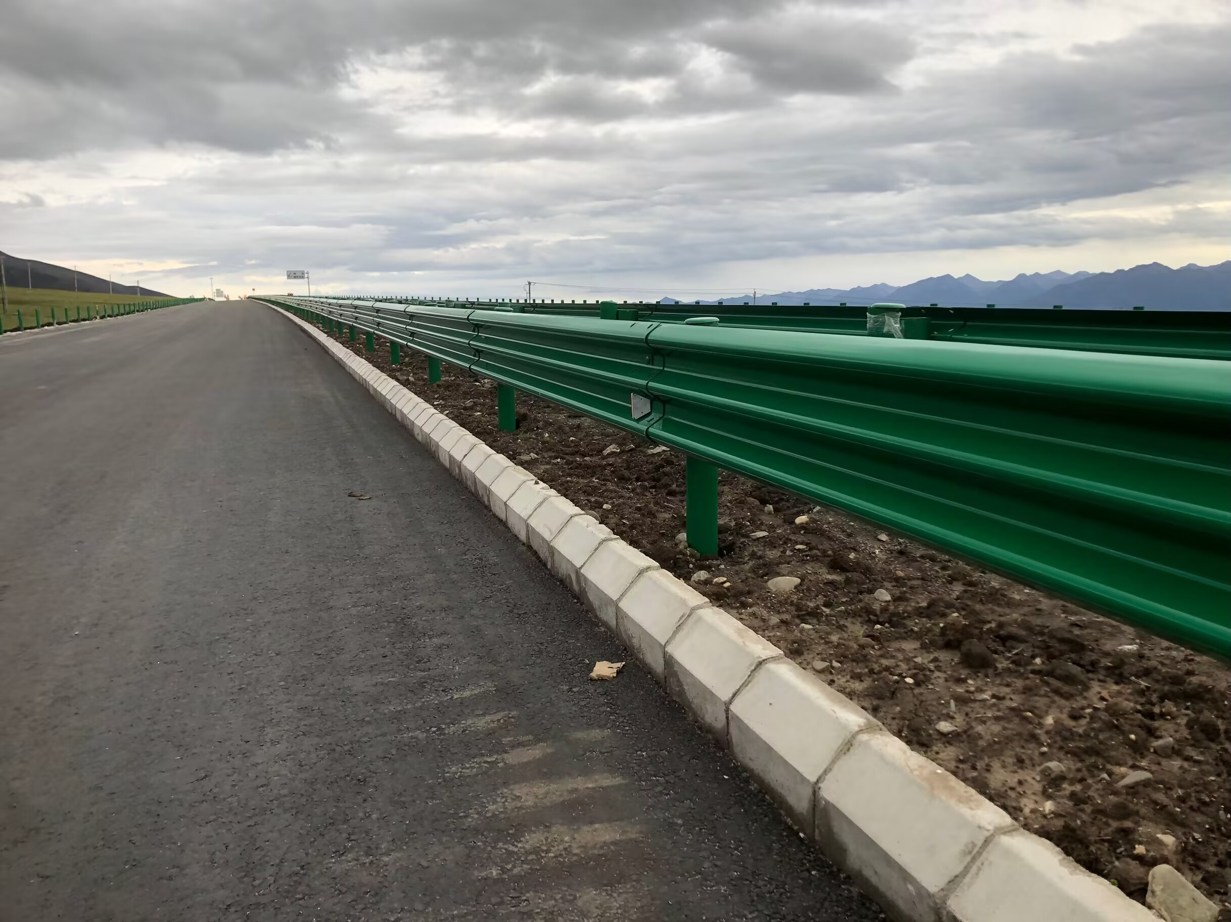 瑞安市乡村公路波形护栏波形护栏 - 推荐